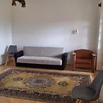 Rachmannova S Bazenem Villa